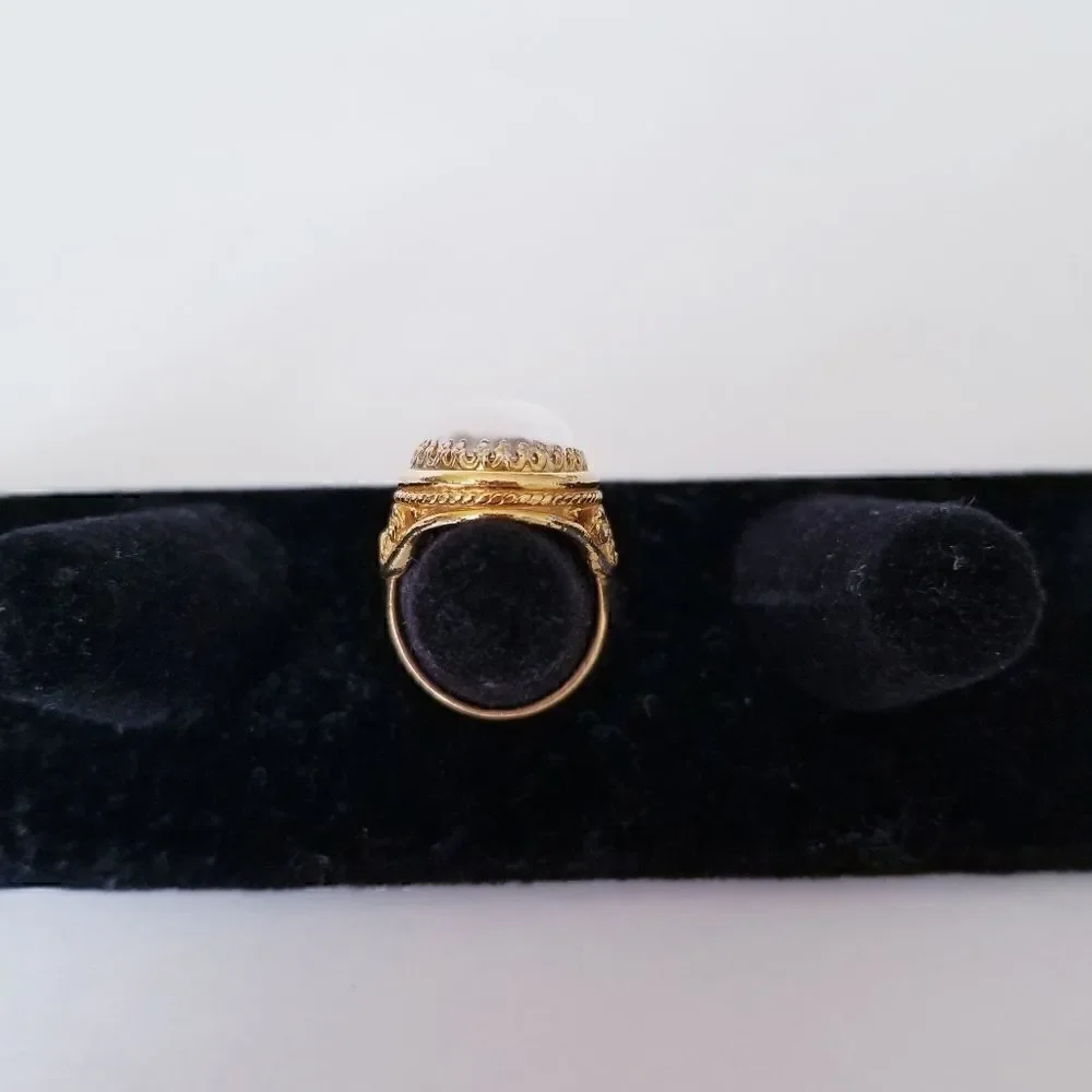 Vintage Oval chalcedony ring